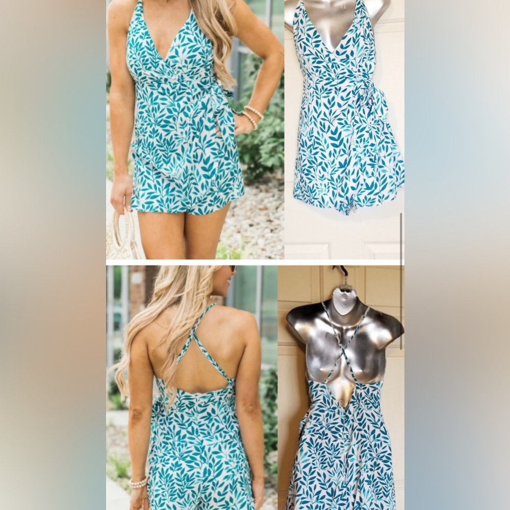 COMPLIMENTS ALL DAY TEAL FLORAL ROMPER